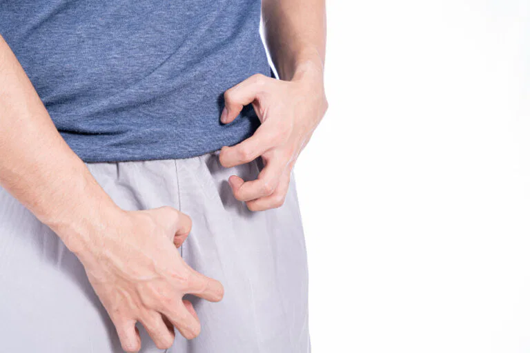 ما سبب انتفاخ الخصية بعد عملية الدوالي؟
